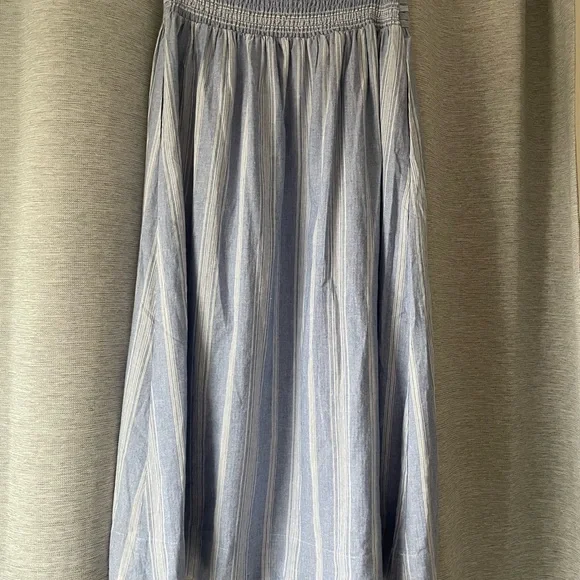 Blue/White Striped Women's Maxi Skirt NWOT - Picture 2 of 4